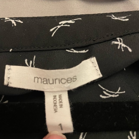 Black blouse - Picture 3 of 5